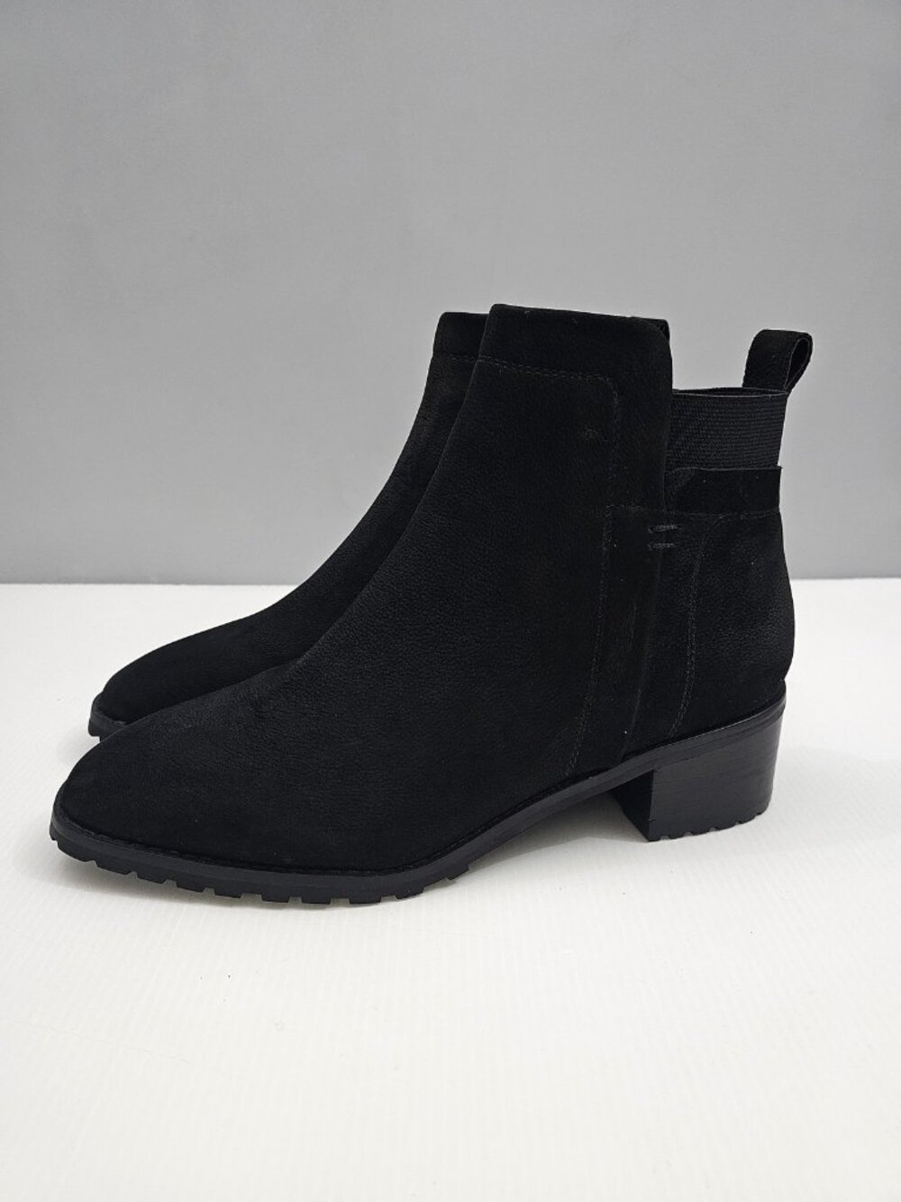 Blondo Shyne Waterproof Ankle Boot Womens 9.5 Black Nubuck Lug Sole Comfort NEW
